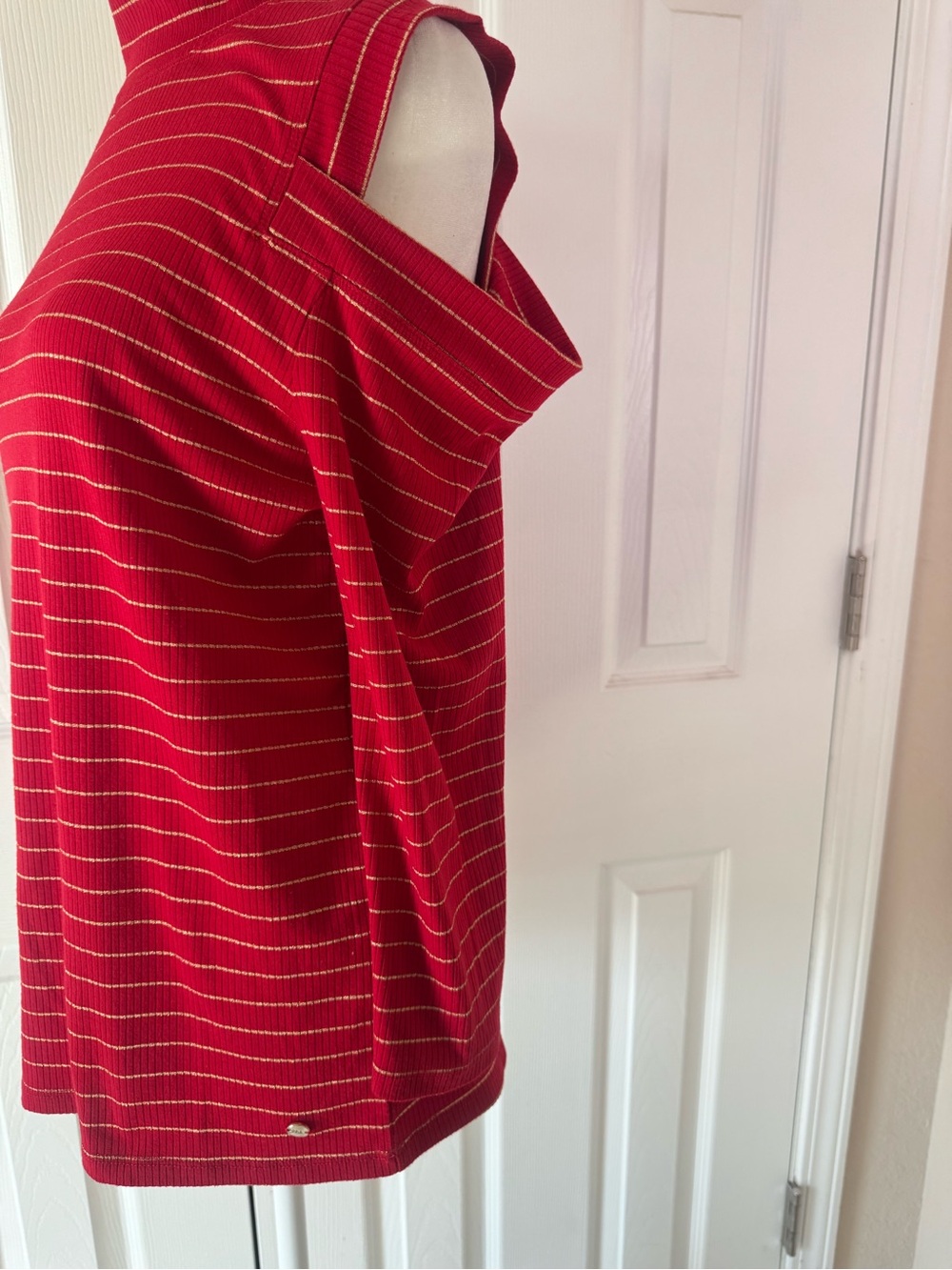 Tommy Hilfiger Red & Gold Ribbed Cold Shoulder Mock Neck Sweater Top | Size M - Picture 8 of 10